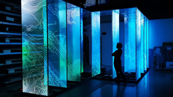 Fjord Oslo 2022_01_Lysdesign og plexiglass